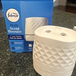 Febreze White Scent Booster Plug air freshener unit NEW oil warmer NIB